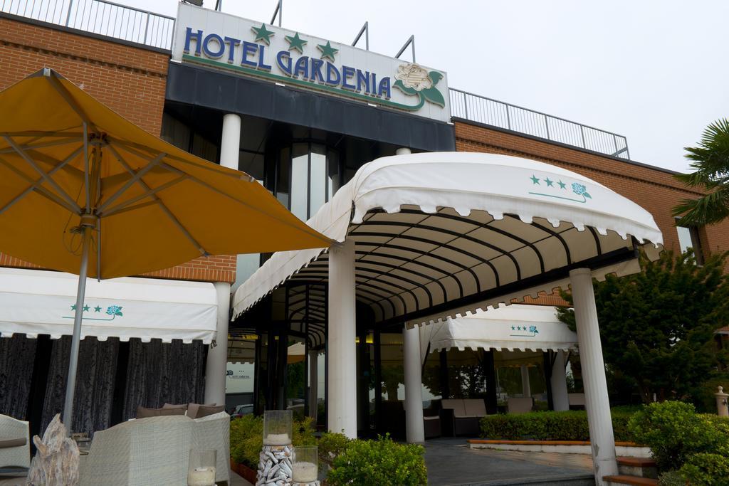 Hotel Gardenia Cermenate Εξωτερικό φωτογραφία