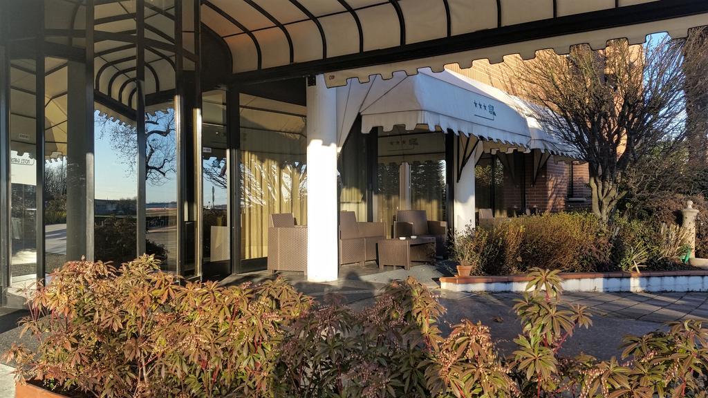 Hotel Gardenia Cermenate Εξωτερικό φωτογραφία