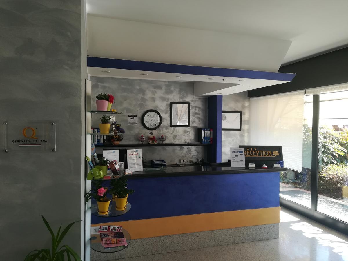 Hotel Gardenia Cermenate Εξωτερικό φωτογραφία