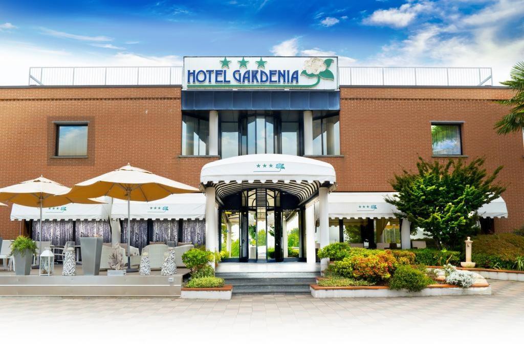 Hotel Gardenia Cermenate Εξωτερικό φωτογραφία